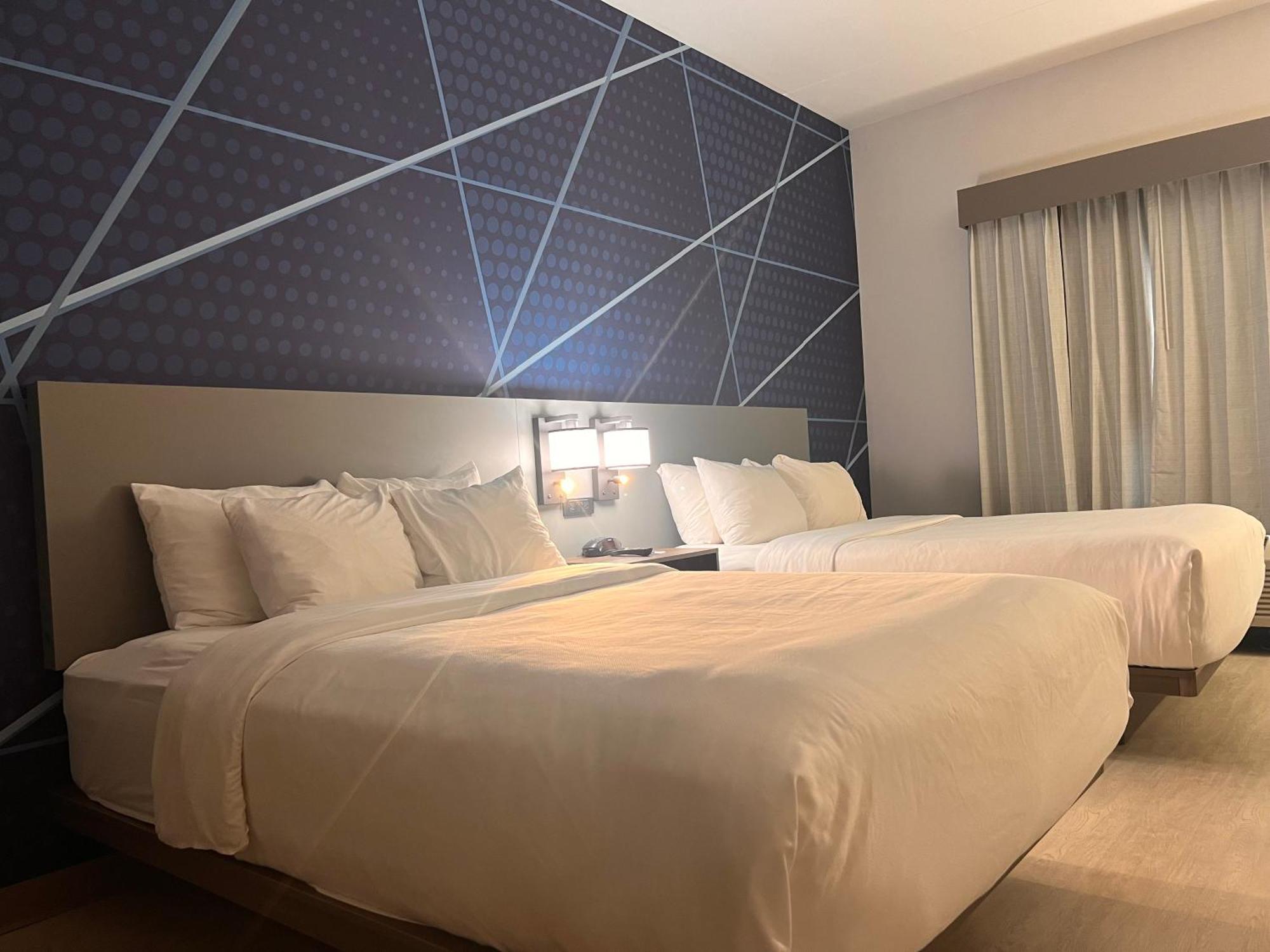 Comfort Suites Louisville Airport Экстерьер фото