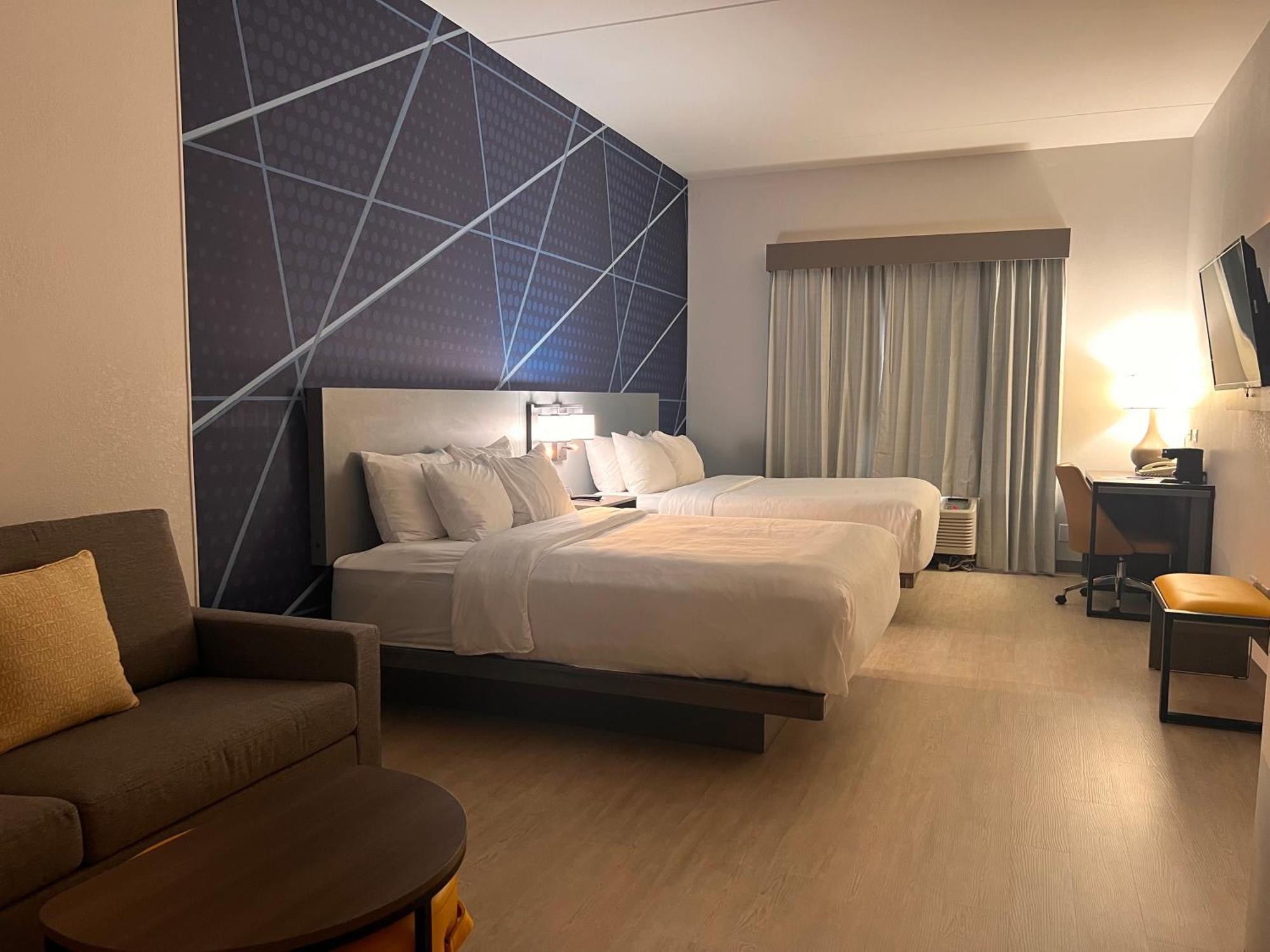 Comfort Suites Louisville Airport Экстерьер фото
