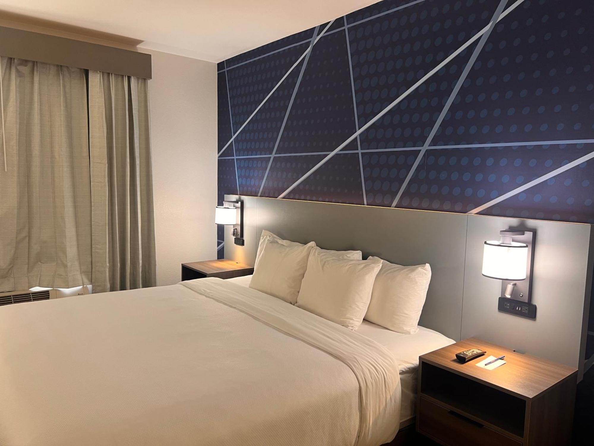Comfort Suites Louisville Airport Экстерьер фото