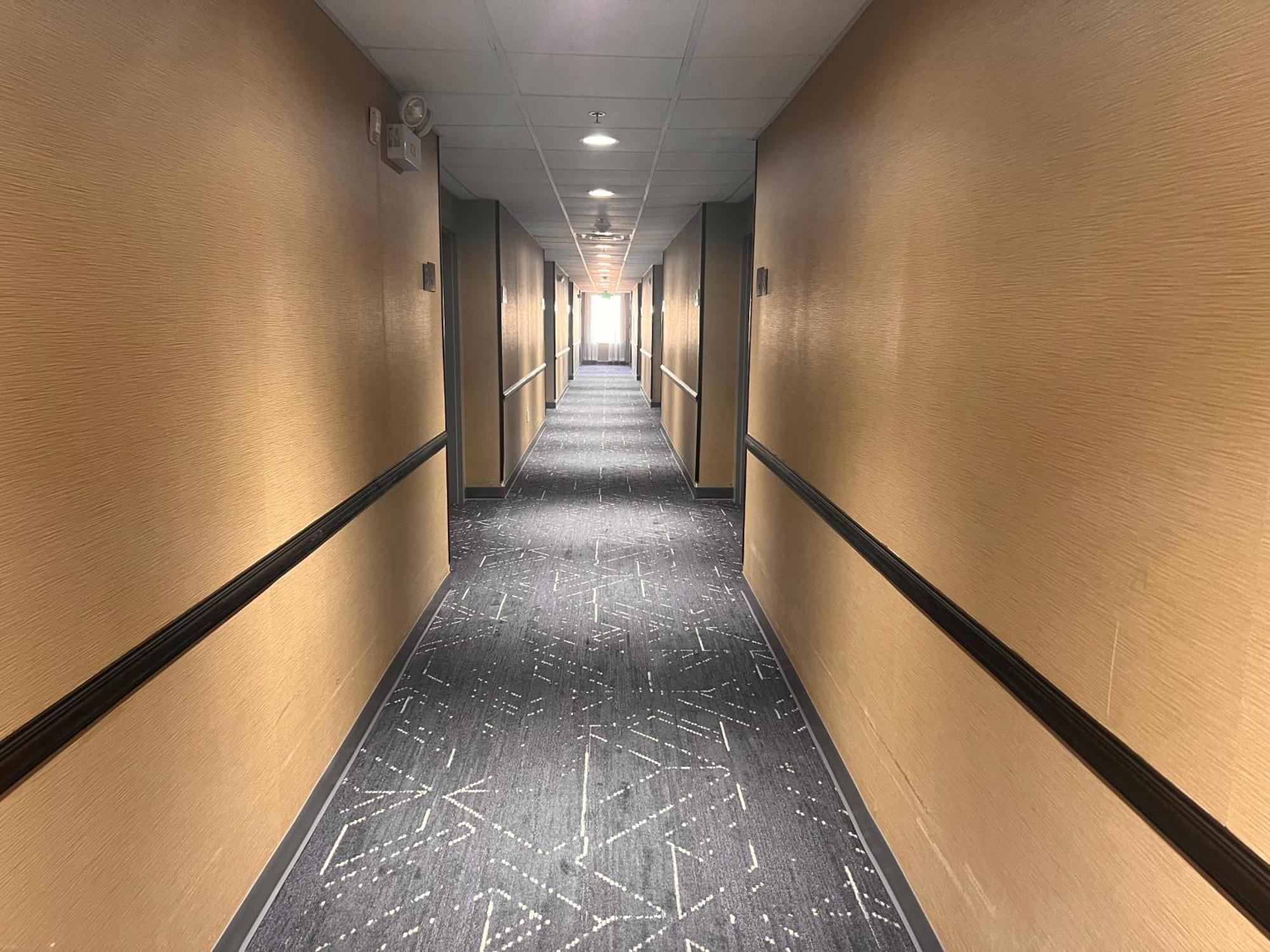 Comfort Suites Louisville Airport Экстерьер фото