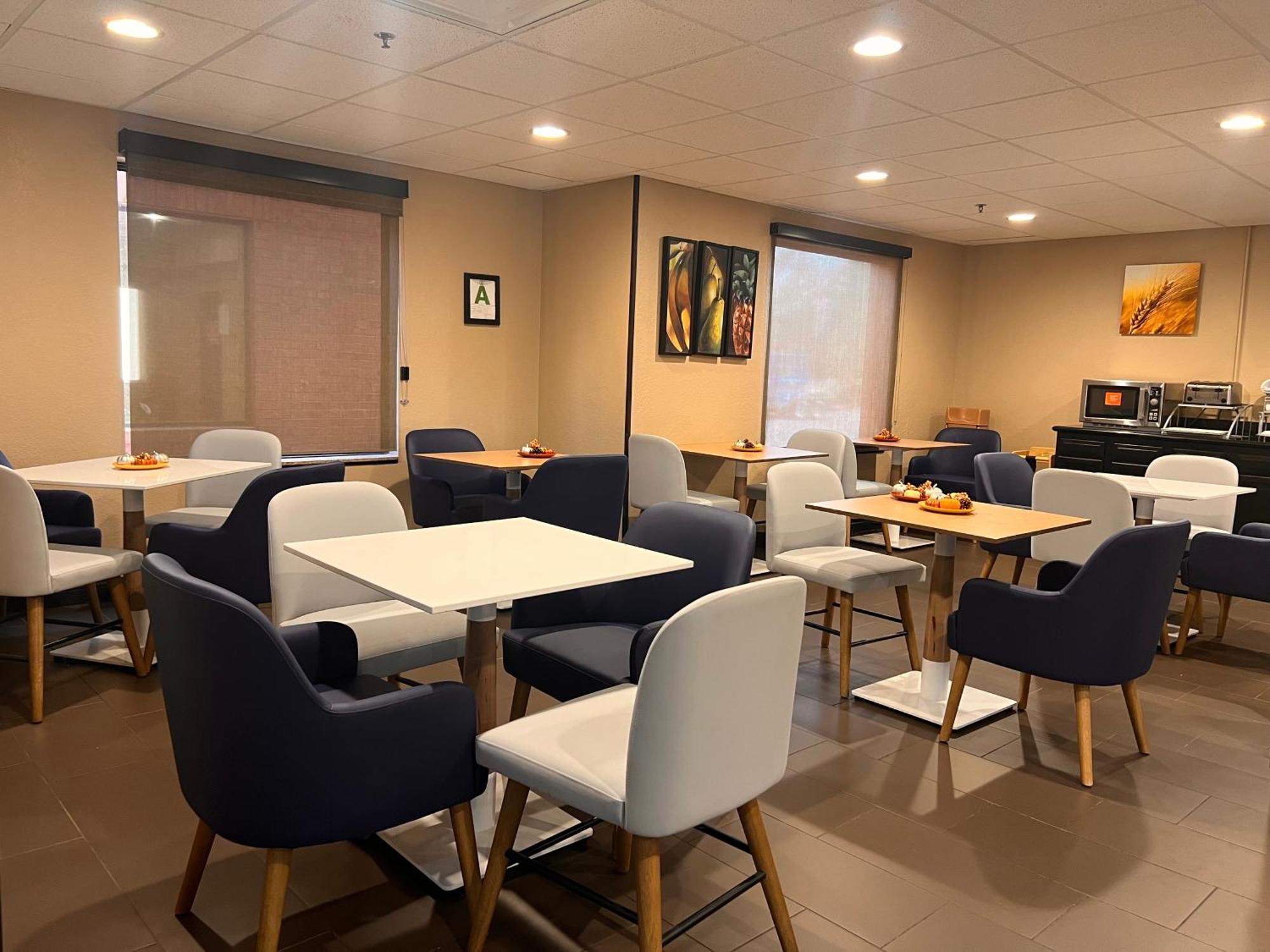 Comfort Suites Louisville Airport Экстерьер фото