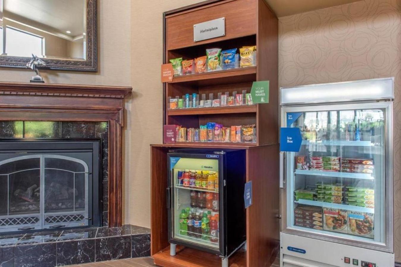Comfort Suites Louisville Airport Экстерьер фото