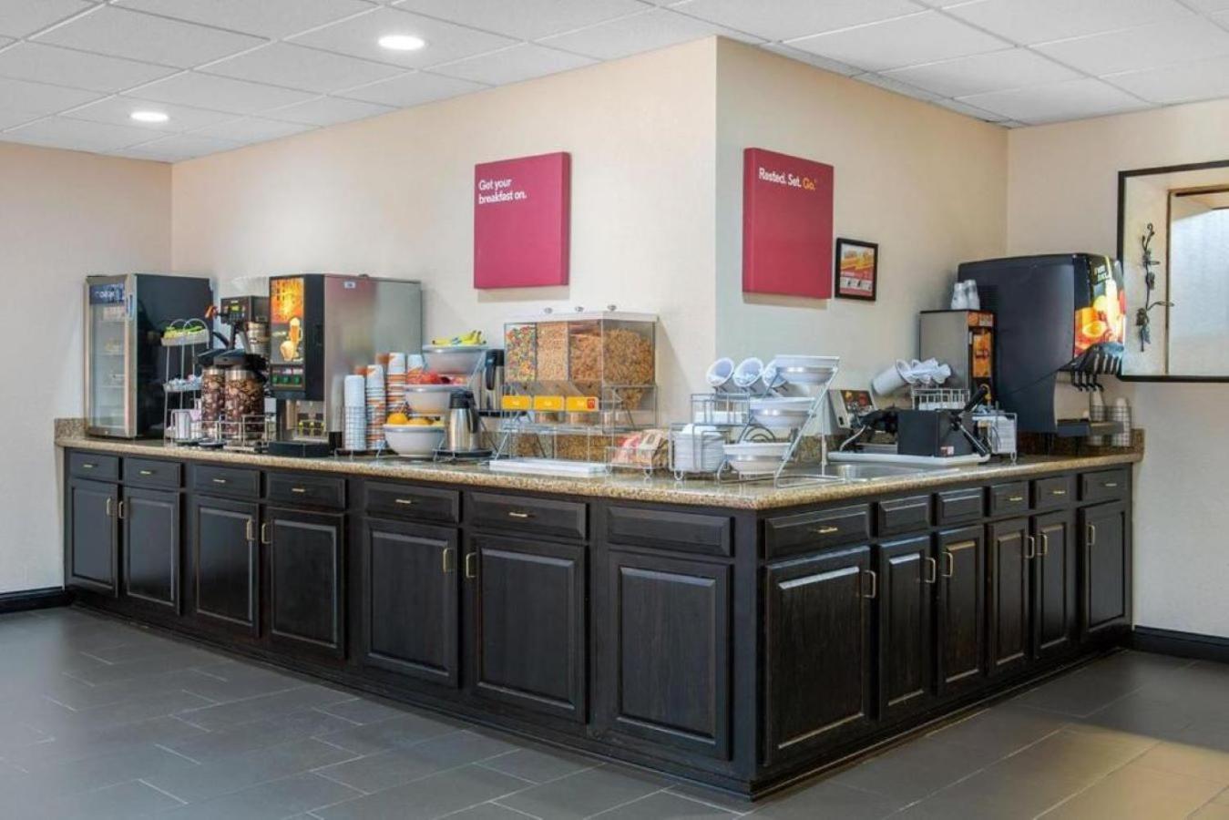 Comfort Suites Louisville Airport Экстерьер фото