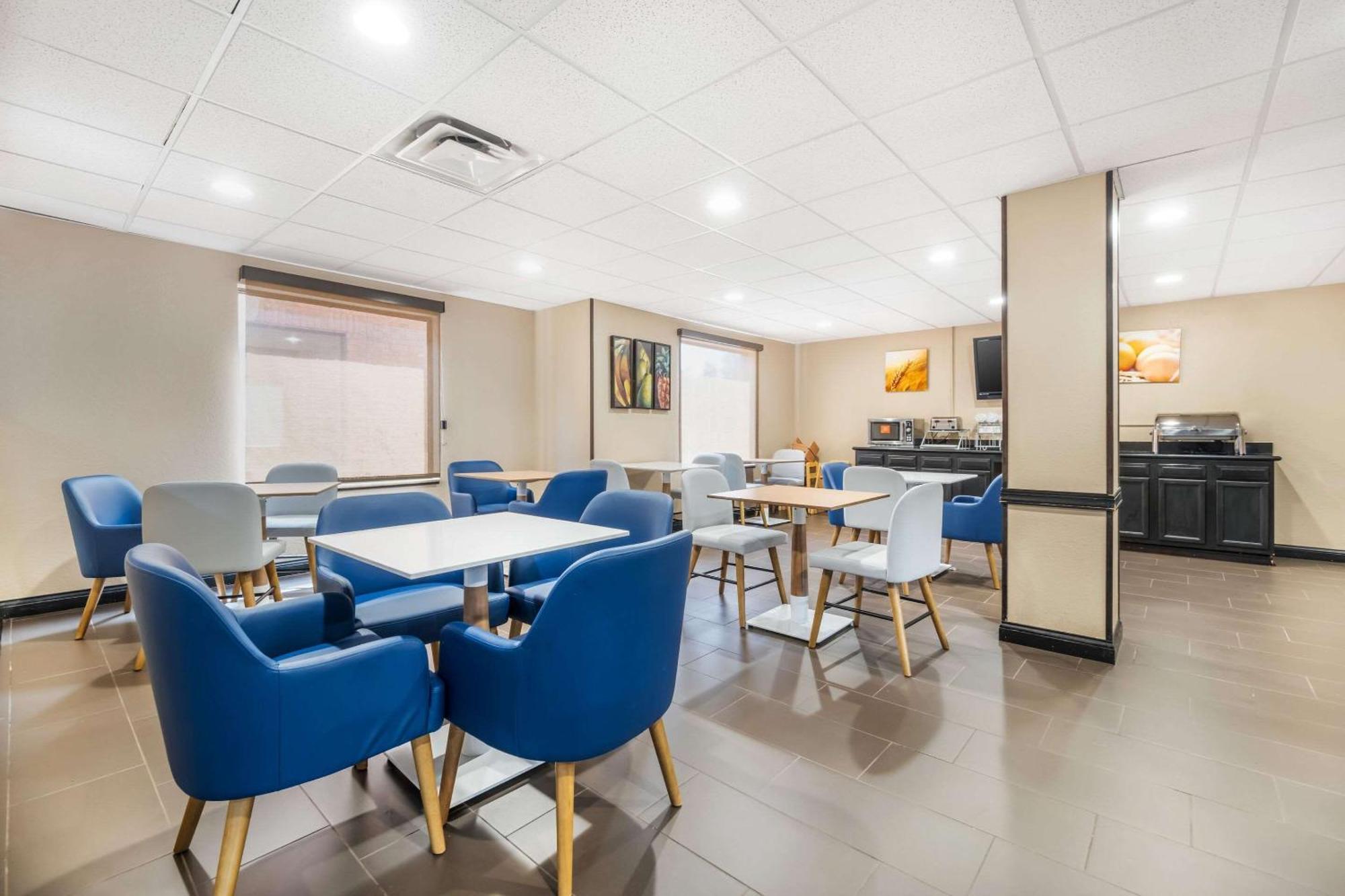 Comfort Suites Louisville Airport Экстерьер фото