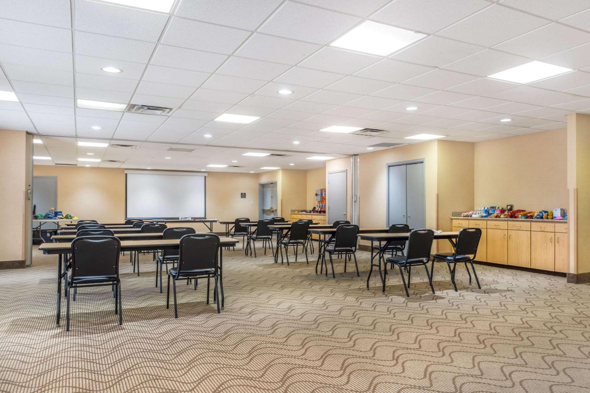Comfort Suites Louisville Airport Экстерьер фото
