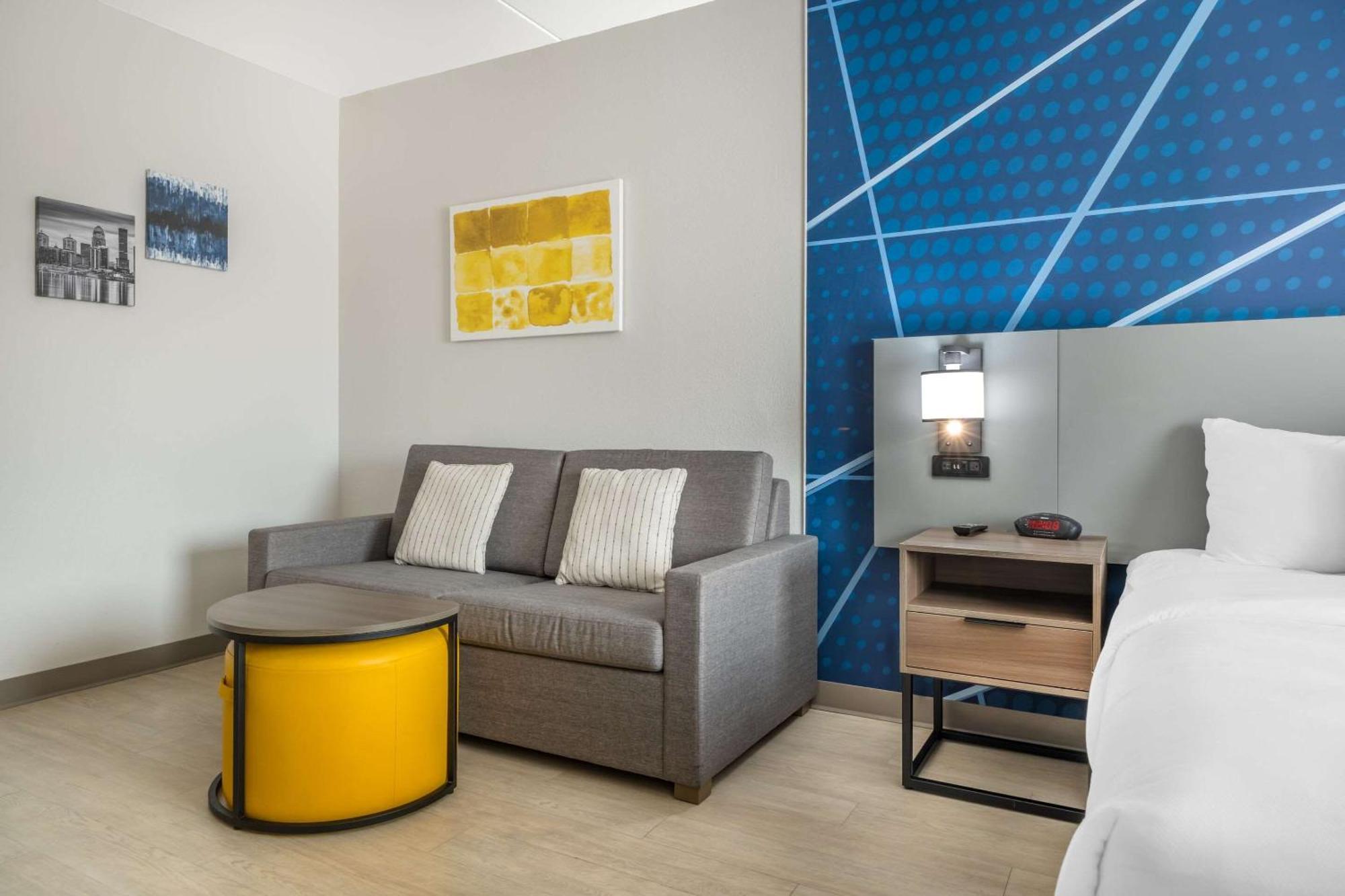 Comfort Suites Louisville Airport Экстерьер фото