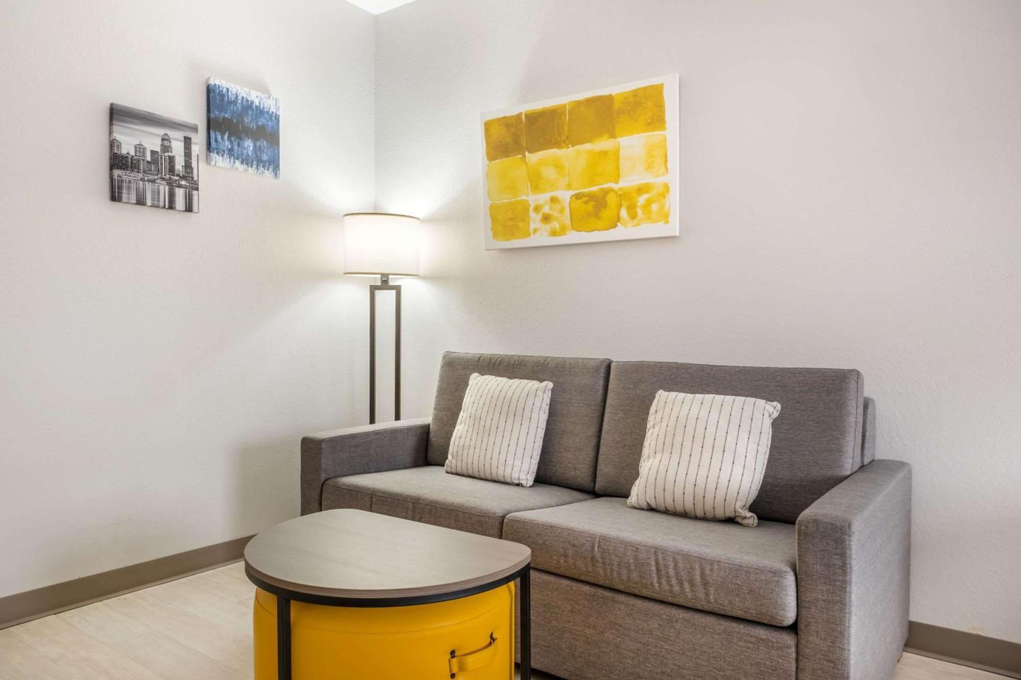 Comfort Suites Louisville Airport Экстерьер фото
